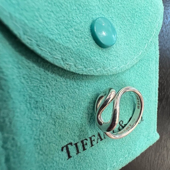 Elsa Peretti Tiffany & Co. open wave ring size 5. Like new condition - Picture 5 of 10